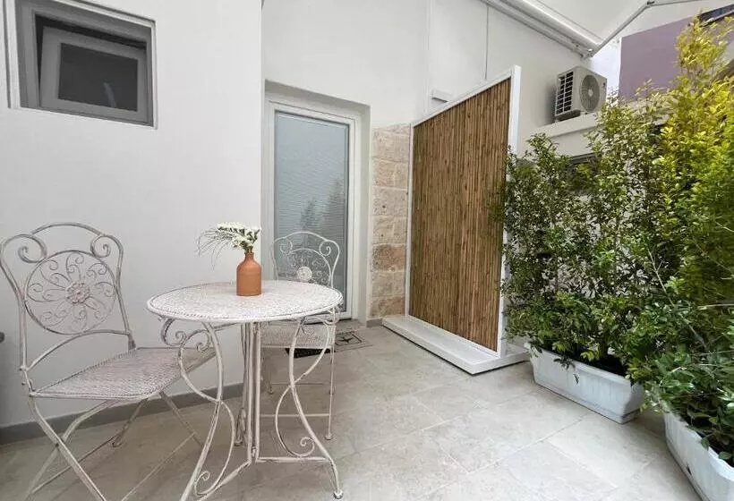 پانسیون Dimora Lara