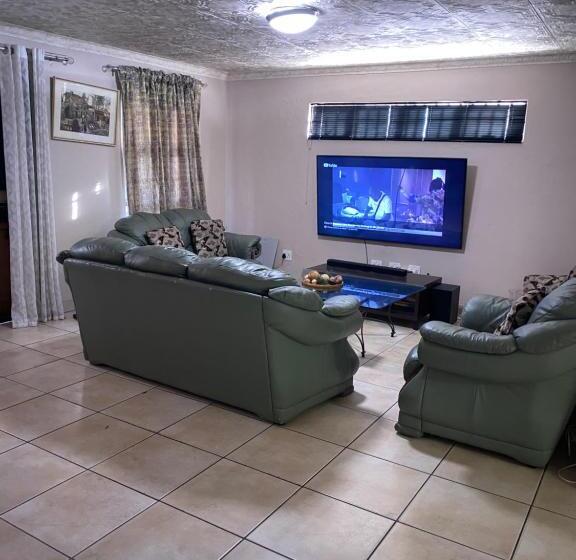 펜션 Ludinz Guest House & Self Catering