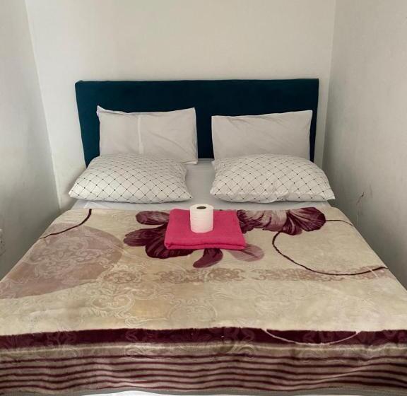 펜션 Ludinz Guest House & Self Catering