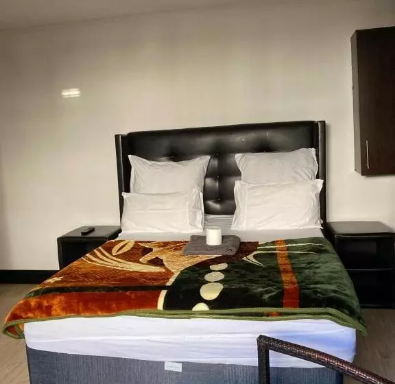 پانسیون Ludinz Guest House & Self Catering