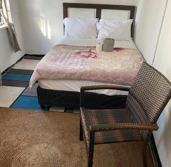 펜션 Ludinz Guest House & Self Catering