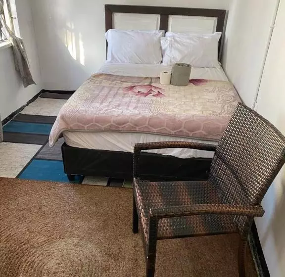 پانسیون Ludinz Guest House & Self Catering