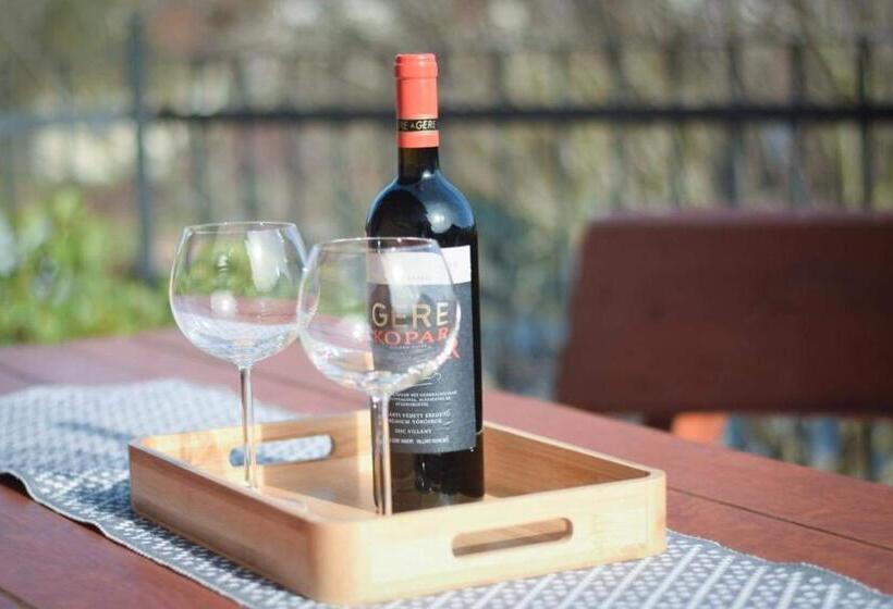 펜션 Marco Art Vendégház For 1  8 Persons