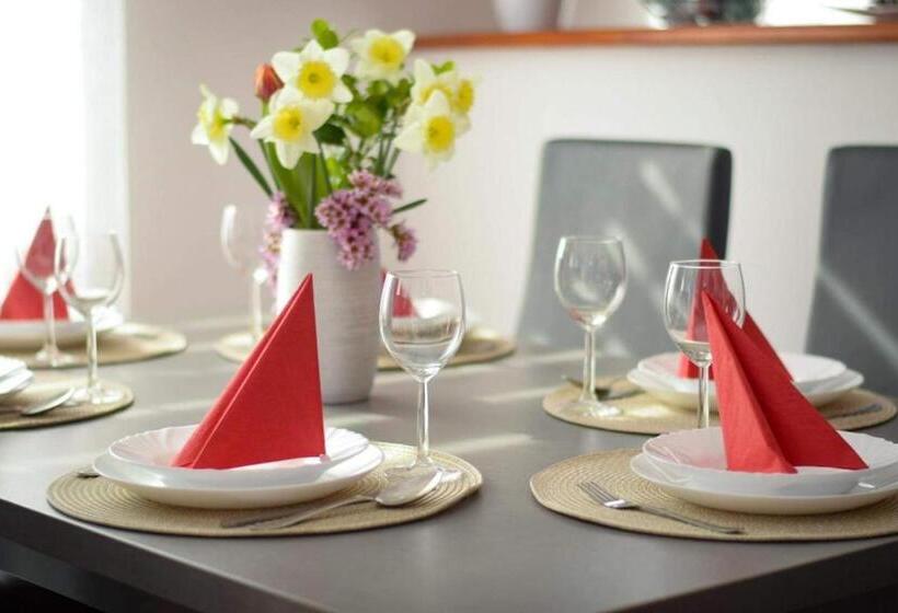 펜션 Marco Art Vendégház For 1  8 Persons