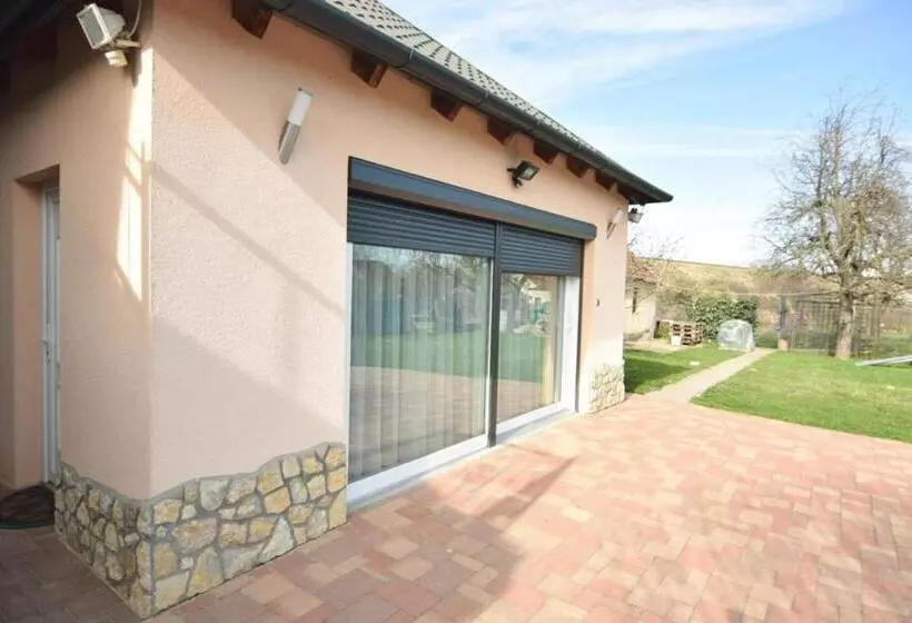 ペンション Marco Art Vendégház For 1  8 Persons