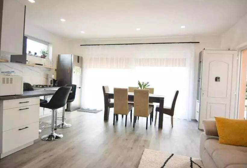 ペンション Marco Art Vendégház For 1  8 Persons