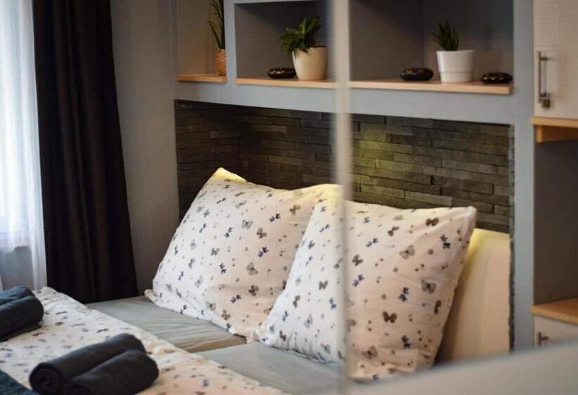 펜션 Marco Art Vendégház For 1  8 Persons