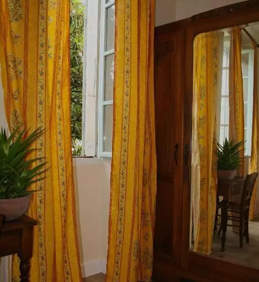 Aamiaismajoitus (B&B) Le Clos Des Laurons