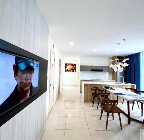 تختخواب و صبحانه Luxury Villa 01   Relax   Fun   Near Vung Tau