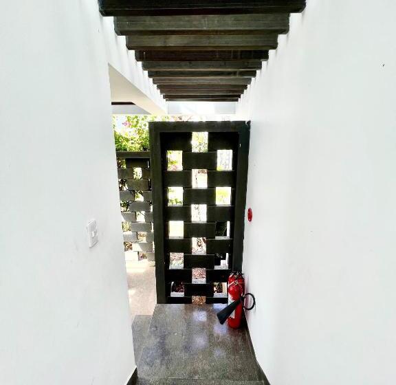 تختخواب و صبحانه Luxury Villa 01   Relax   Fun   Near Vung Tau