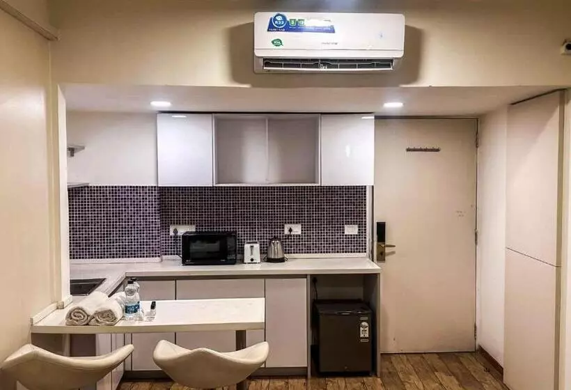 ホテル Ambition Studio Apartment At Rajhans Belliza