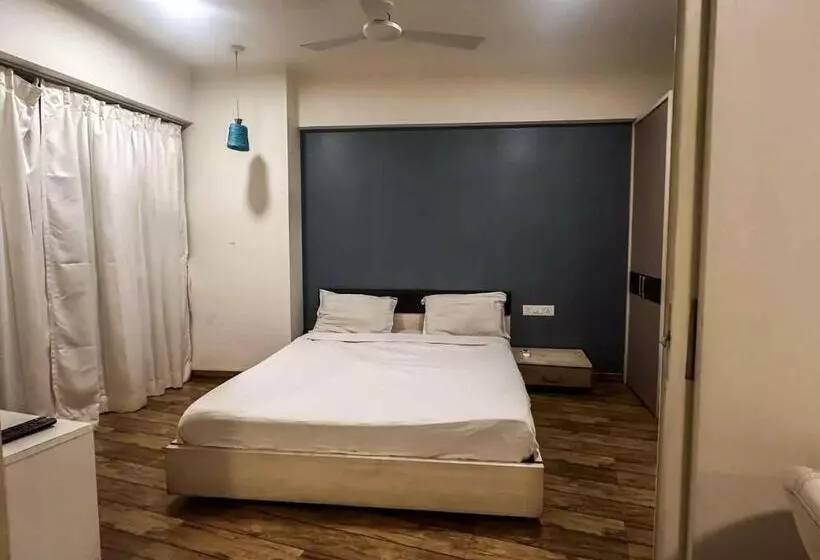 ホテル Ambition Studio Apartment At Rajhans Belliza