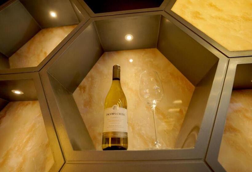 בית מלון כפרי Kingston Paradise