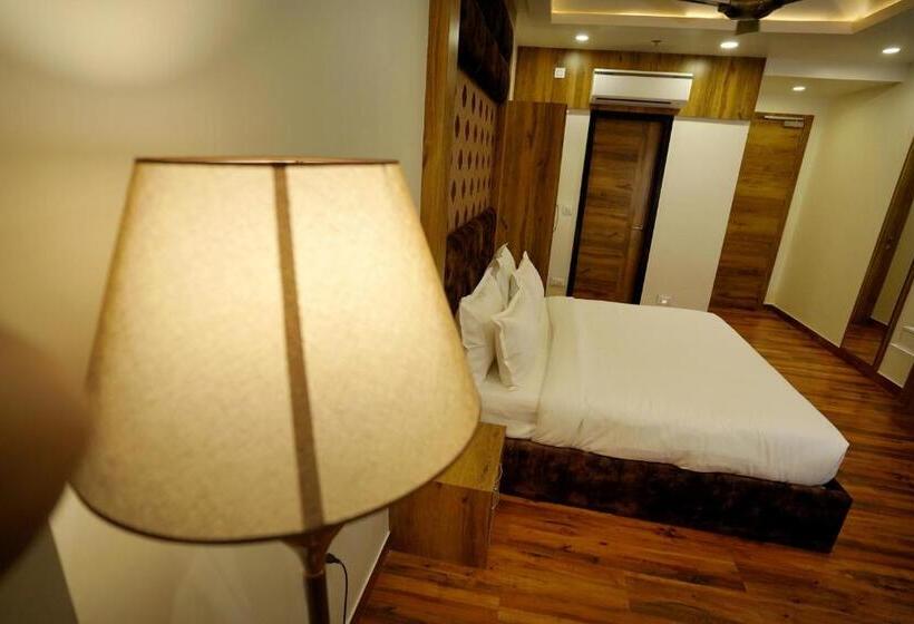 בית מלון כפרי Kingston Paradise