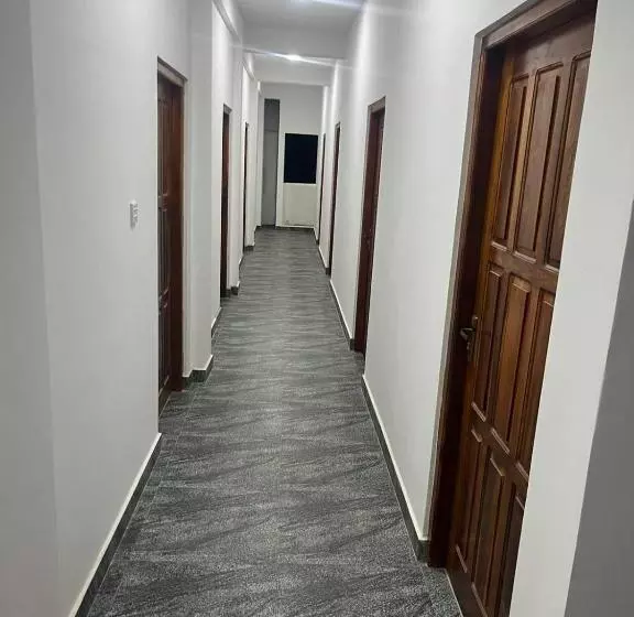 ホテル Krishna Bhavan
