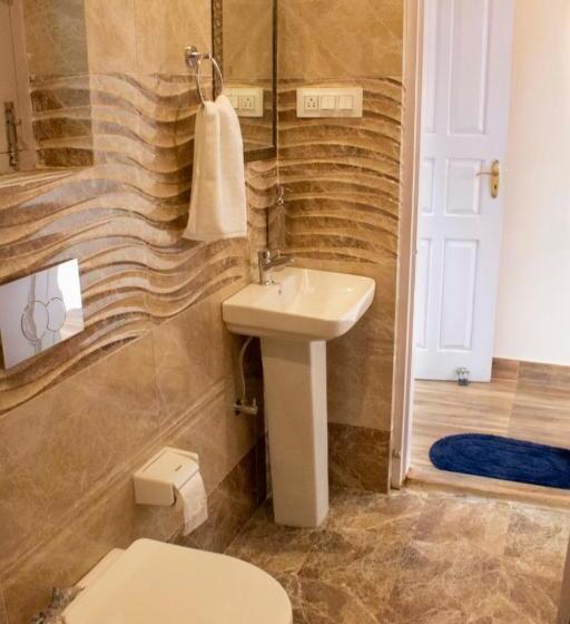 בית מלון כפרי Pine Retreat Shimla