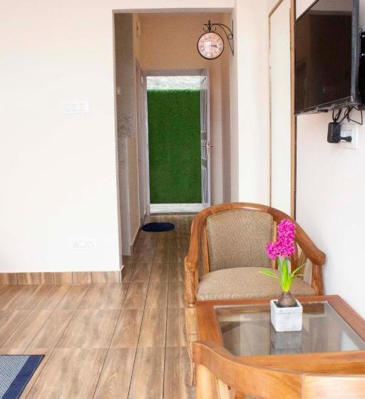 בית מלון כפרי Pine Retreat Shimla