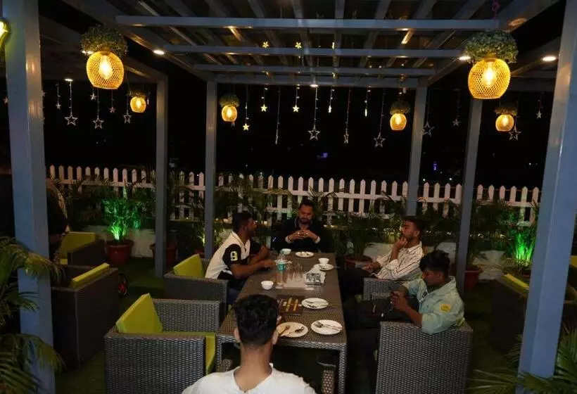 ホテル Swaransh By Prakshi Hospitality