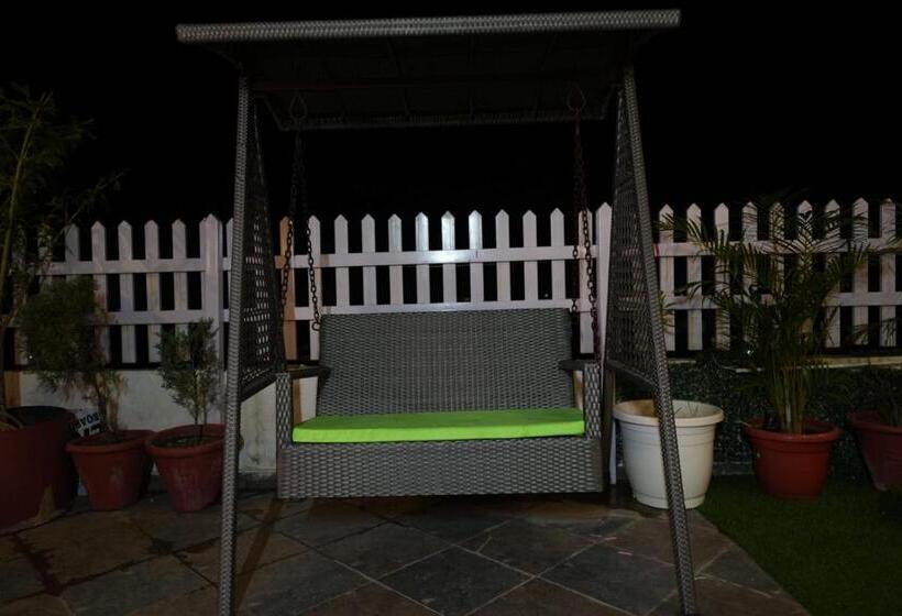 Отель Swaransh By Prakshi Hospitality