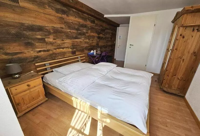 Hotelli Taverne Zur Linde