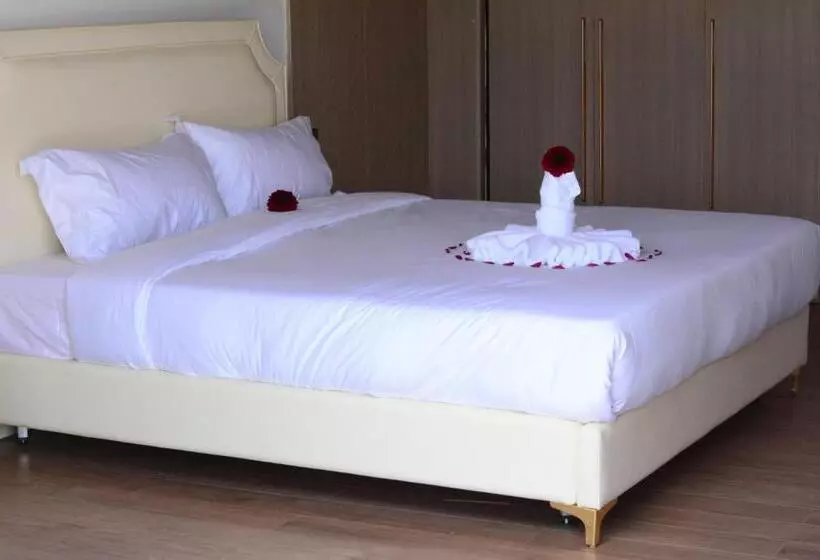 هتل The Ark Paradio Lodge