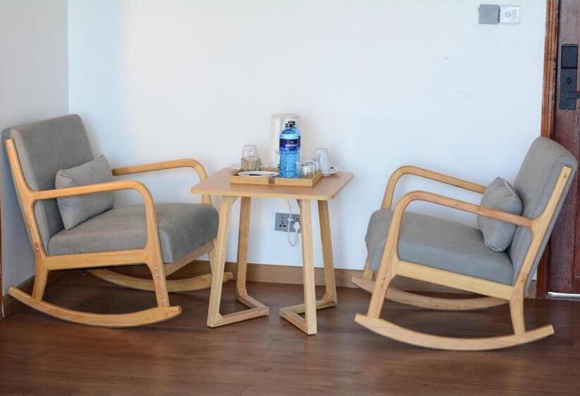 هتل The Ark Paradio Lodge