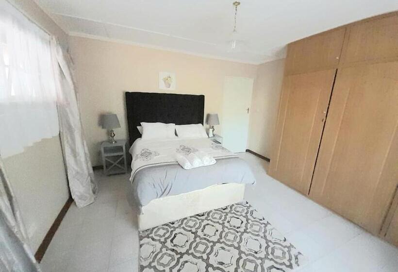 پانسیون The Villa