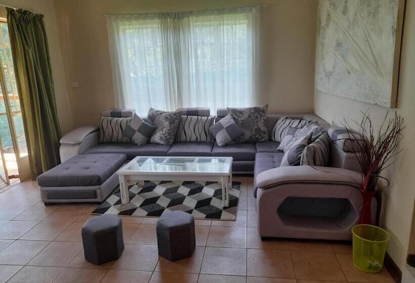 پانسیون The Villa