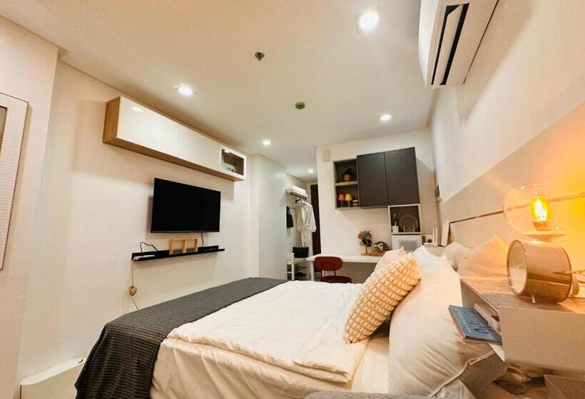 Primo Condo Studio Type   One Pontefino Tower