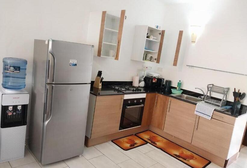 تختخواب و صبحانه Serenity Cove