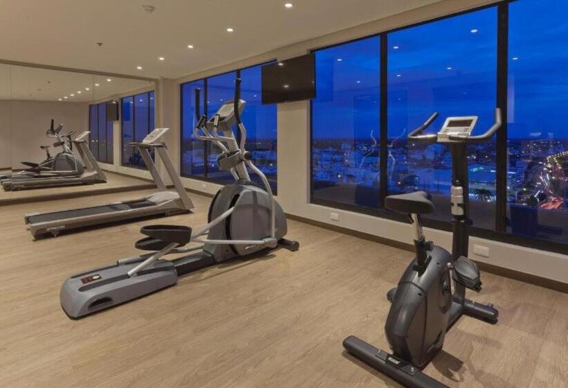 هتل Holiday Inn Express Yopal   Standard   Colombia