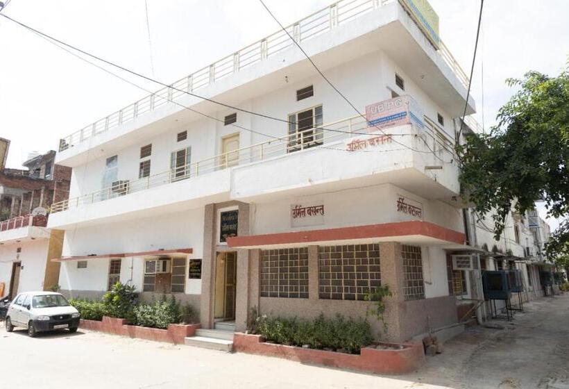 فندق Homestay Urmil Basant