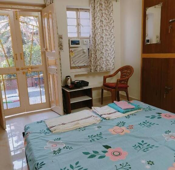 فندق Homestay Urmil Basant
