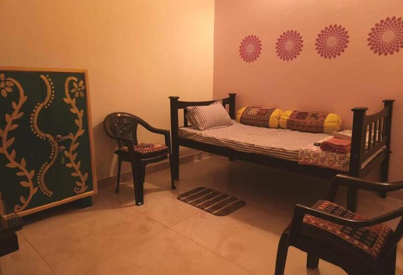 فندق Homestay Urmil Basant