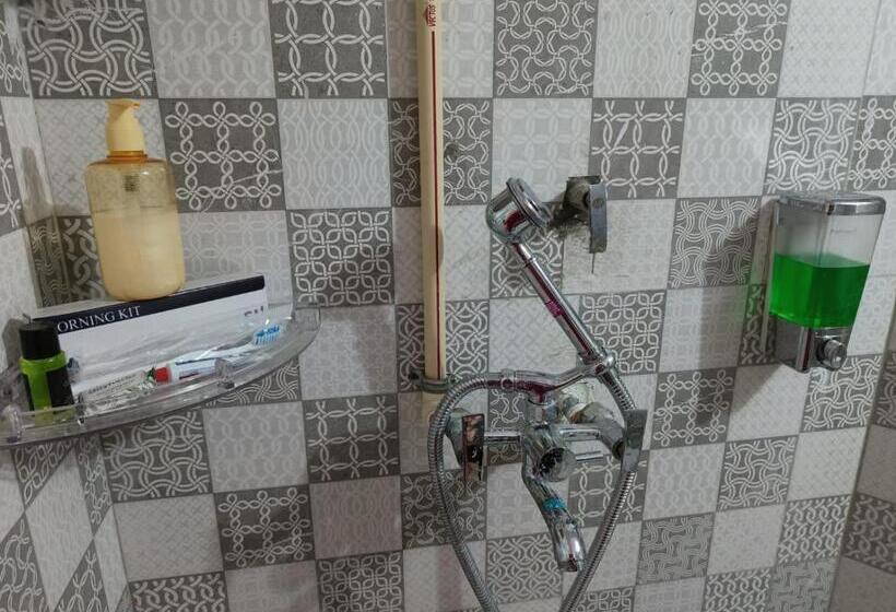 فندق Homestay Urmil Basant