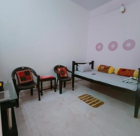 فندق Homestay Urmil Basant