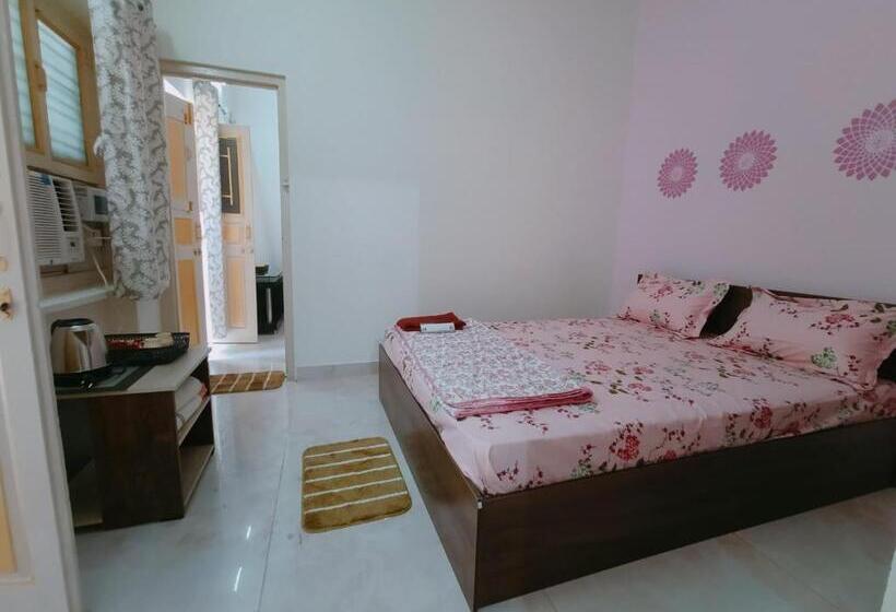 فندق Homestay Urmil Basant