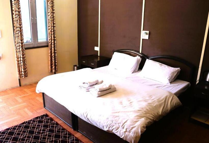 בית מלון כפרי Kedar Heights Heli Resort