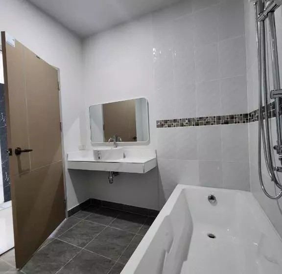 Hotelli Sasi Pool Villa Phuket