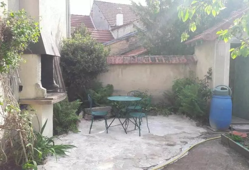 ペンション Chambre Agréable Au Fond Du Jardin
