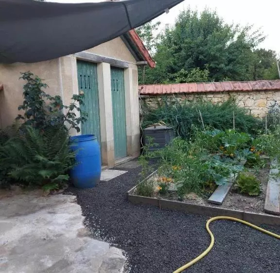 ペンション Chambre Agréable Au Fond Du Jardin
