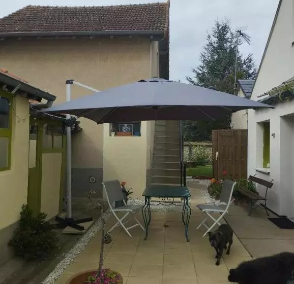 ペンション Chambre Agréable Au Fond Du Jardin