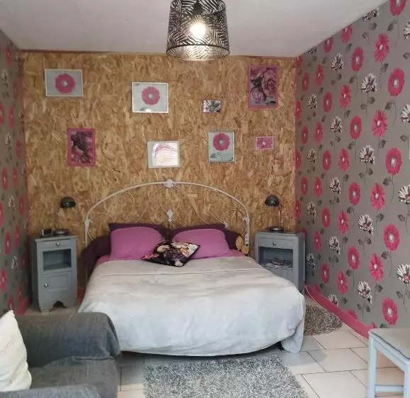 ペンション Chambre Agréable Au Fond Du Jardin