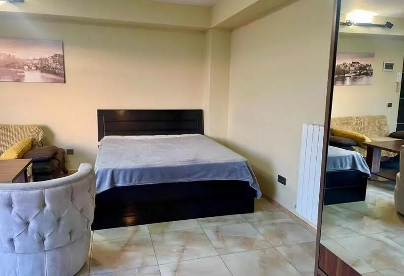پانسیون Family Hotel Near Sports Palace