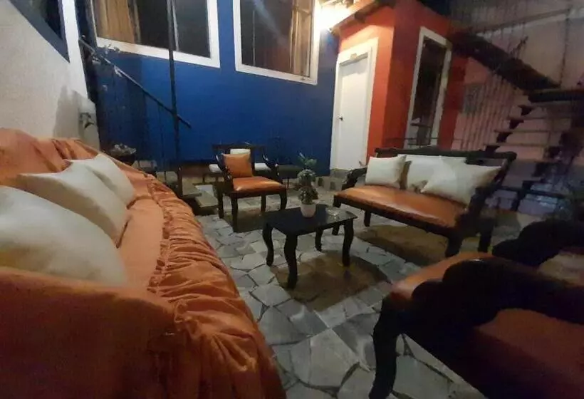 Majatalo Hostal California Star Quito
