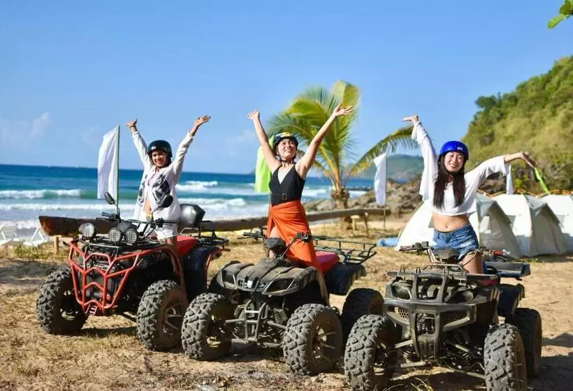 リゾートホテル El Nido Watersports And Adventures Beach Camp