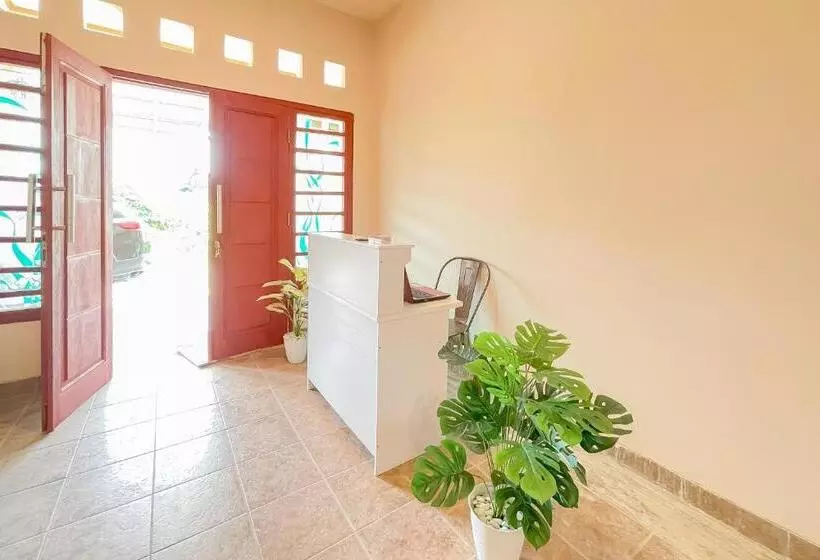 Urbanview Hotel Sany Cirebon