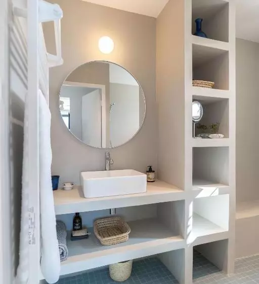 Aamiaismajoitus (B&B) Les Cactus Bleus