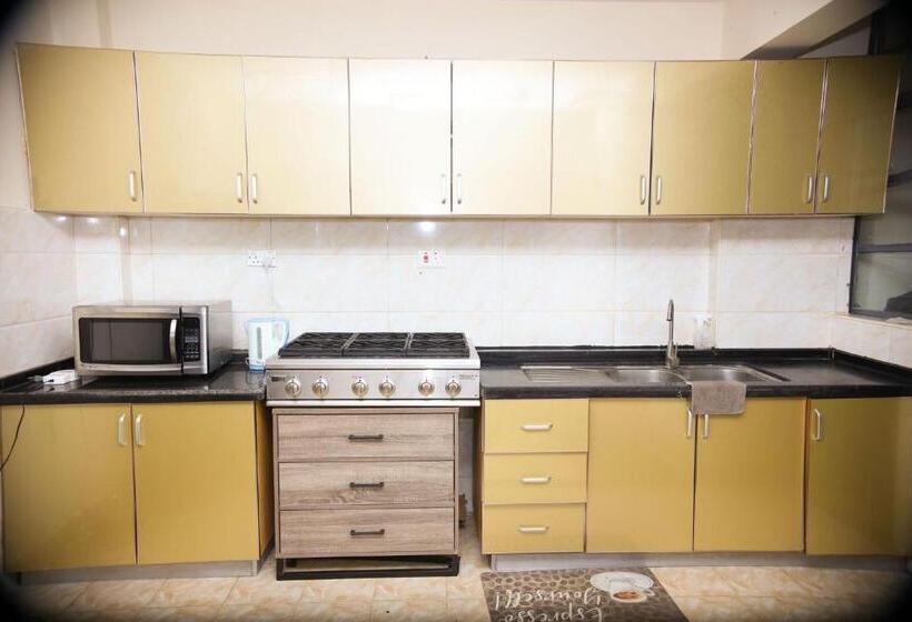 تختخواب و صبحانه Odyssey Homes