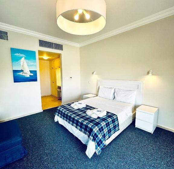 Bed and Breakfast The Home By An